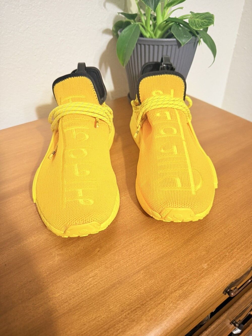 Adidas NMD Hu Pharrell Williams Pelvis Yellow Men Size 8.5 GY0091 Extra Laces